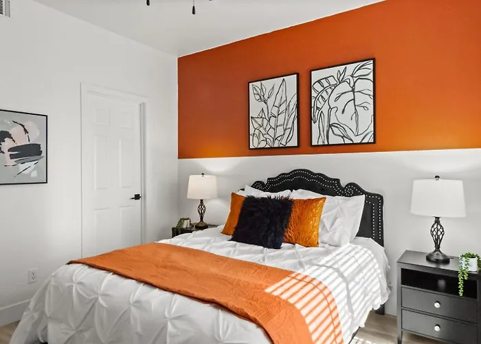 King Bed Near Kierland Spring Training Oasis *