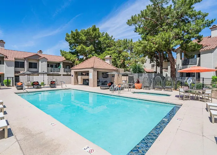King Bed Near Kierland Spring Training Oasis *